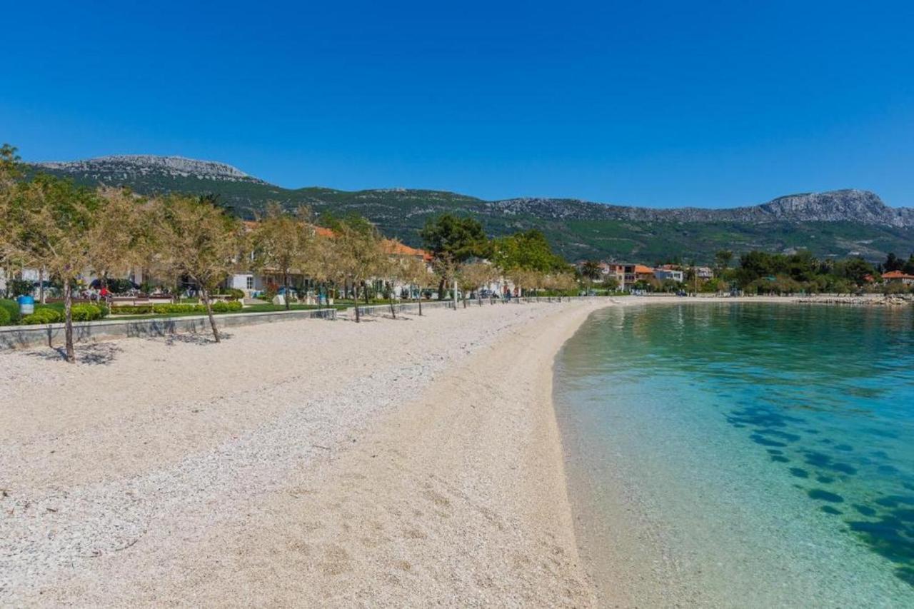 Sunny Holiday House With Pool Kaštela Kültér fotó