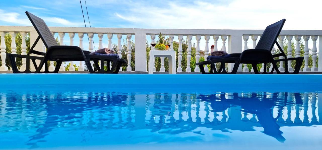 Sunny Holiday House With Pool Kaštela Kültér fotó
